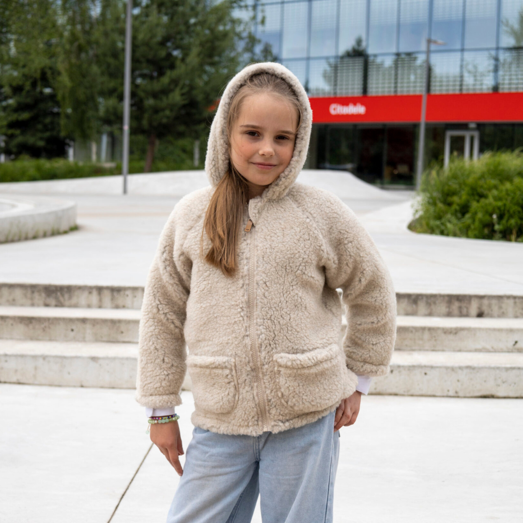 Zaffiro lambavillast kapuutsiga lastejope kreemjas värvitoonis