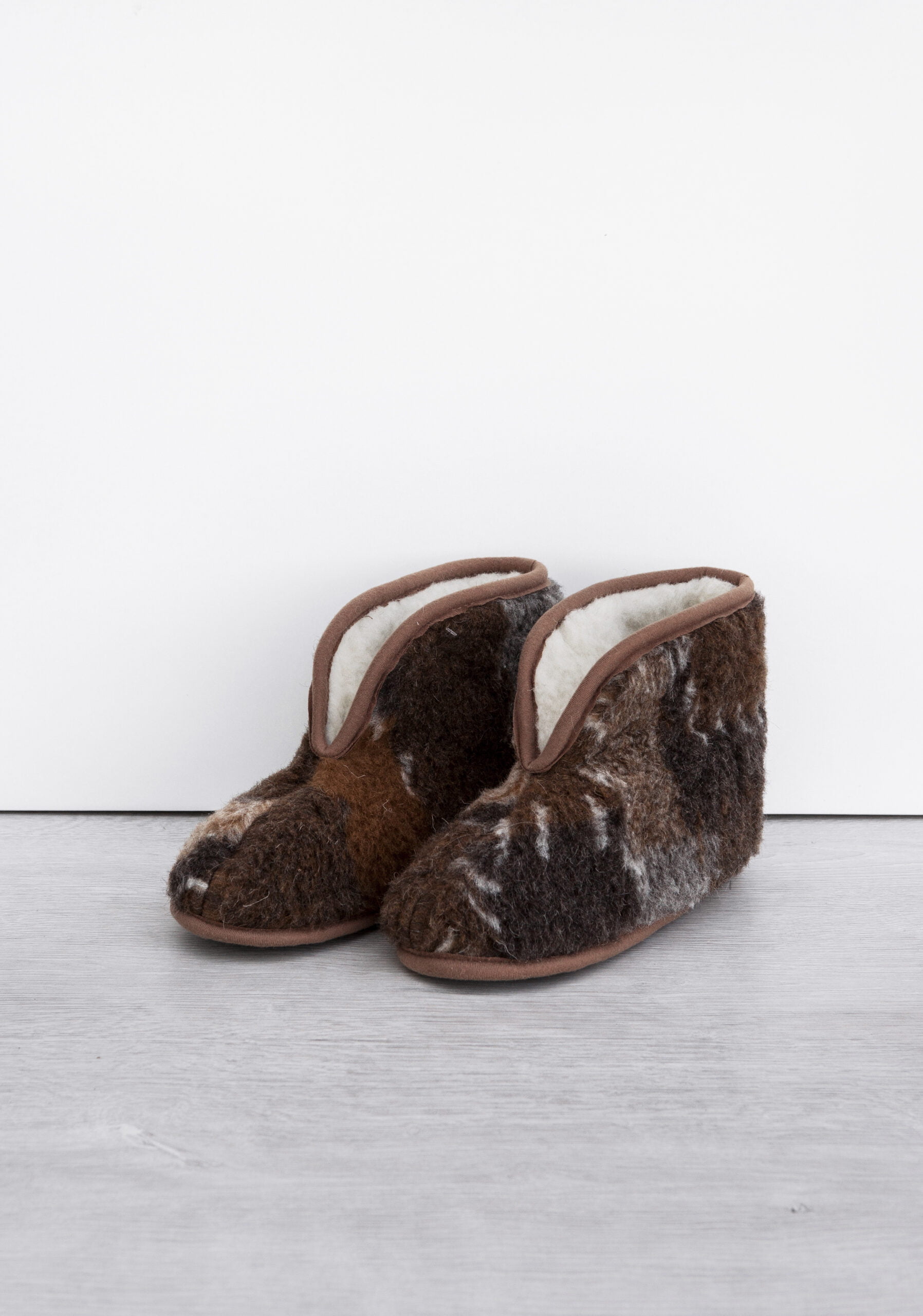 WOOLLANDO Looduslikud meriinovillased sussid BROWNIE