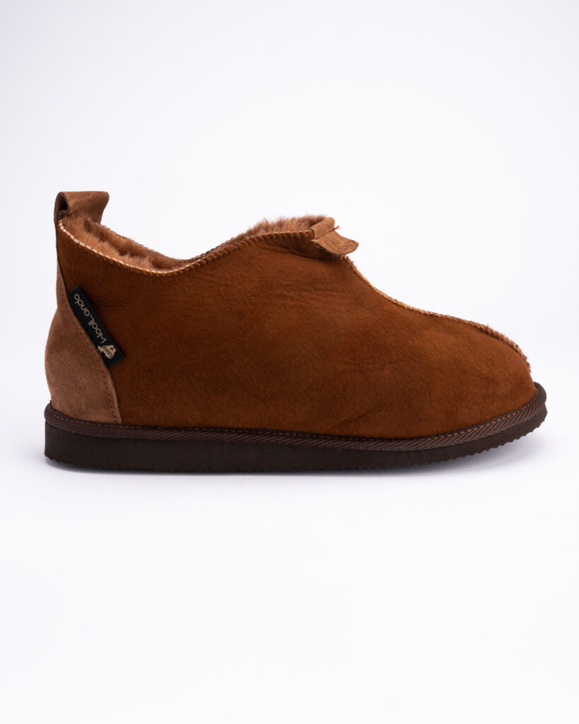 WoolLando meeste ehtsast karusnahast mokkast pruunid lambanahksaapad