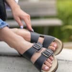 WoolLando mustad sussid naturaalsest nahast