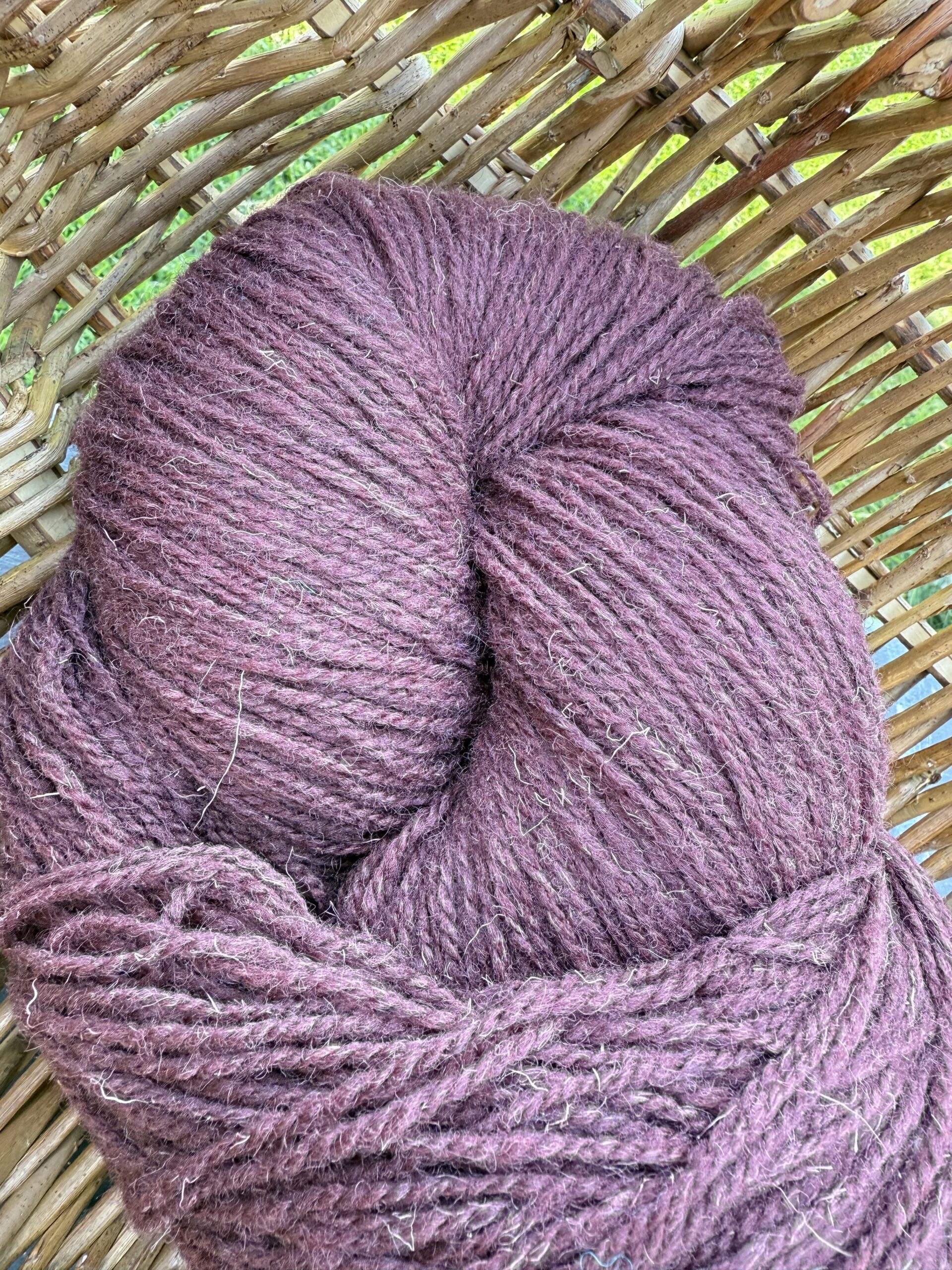 Naturaalsest lambavillast lõng 1 kg – BORDEAUX