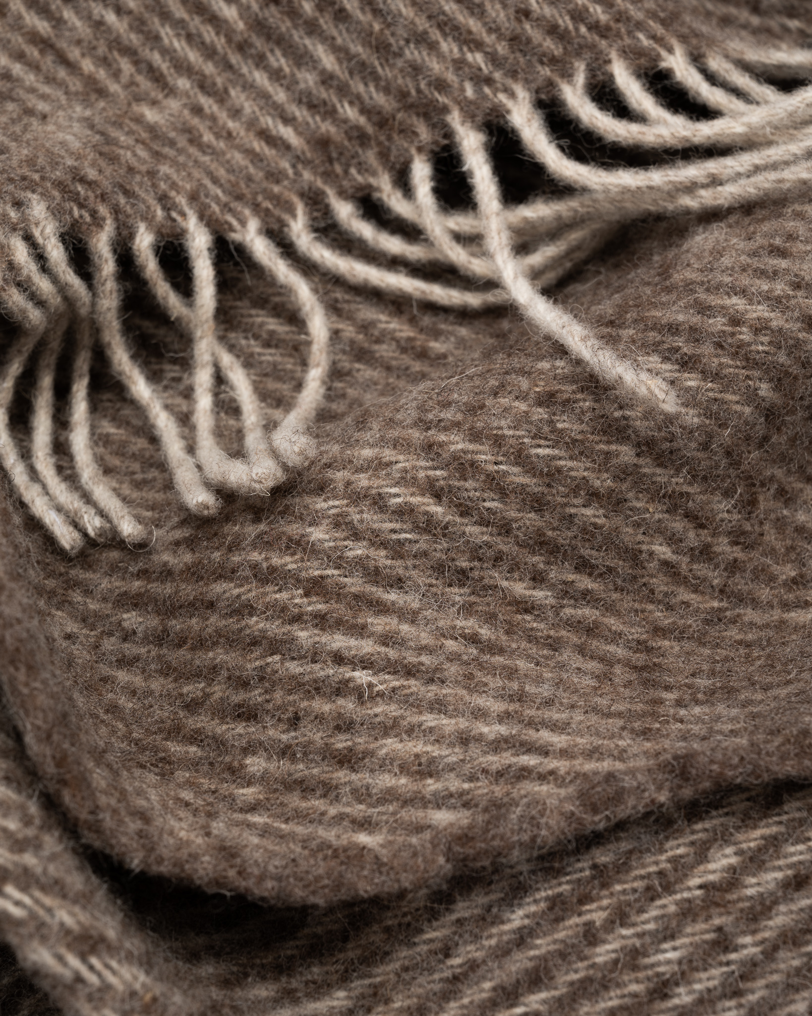 WoolLando 100% UUS-MEREMAA luksustekk TRIIBULINE TUMEPRUUN