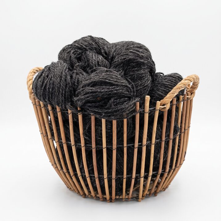 60% Siberi husky koervaill, 40% lambavill 1 kg – MUST, WoolLando