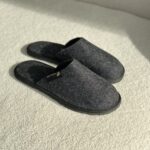 Mustad vilditud sussid ANGLIS, WoolLando