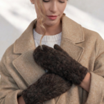 Tumepruunid 100% koervillased labakindad "unisex" – WoolLando