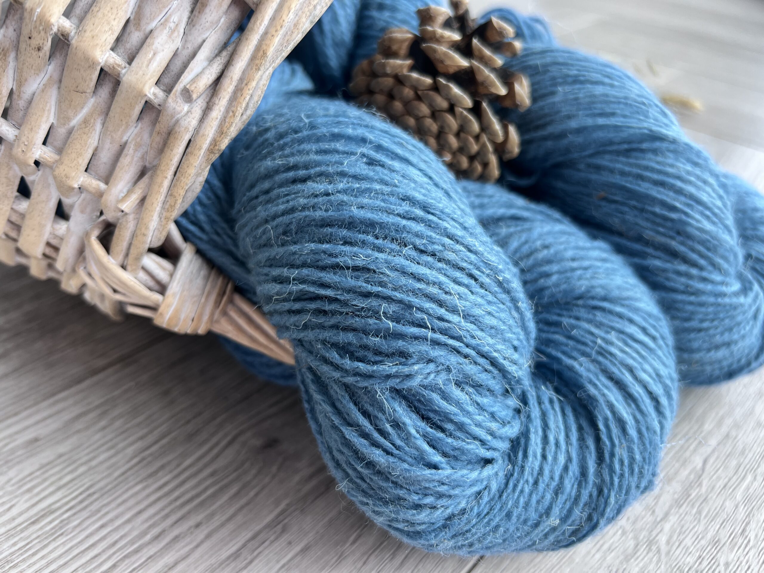 Lambavilla lõng 1 kg – HELESINAKASSININE, WoolLando