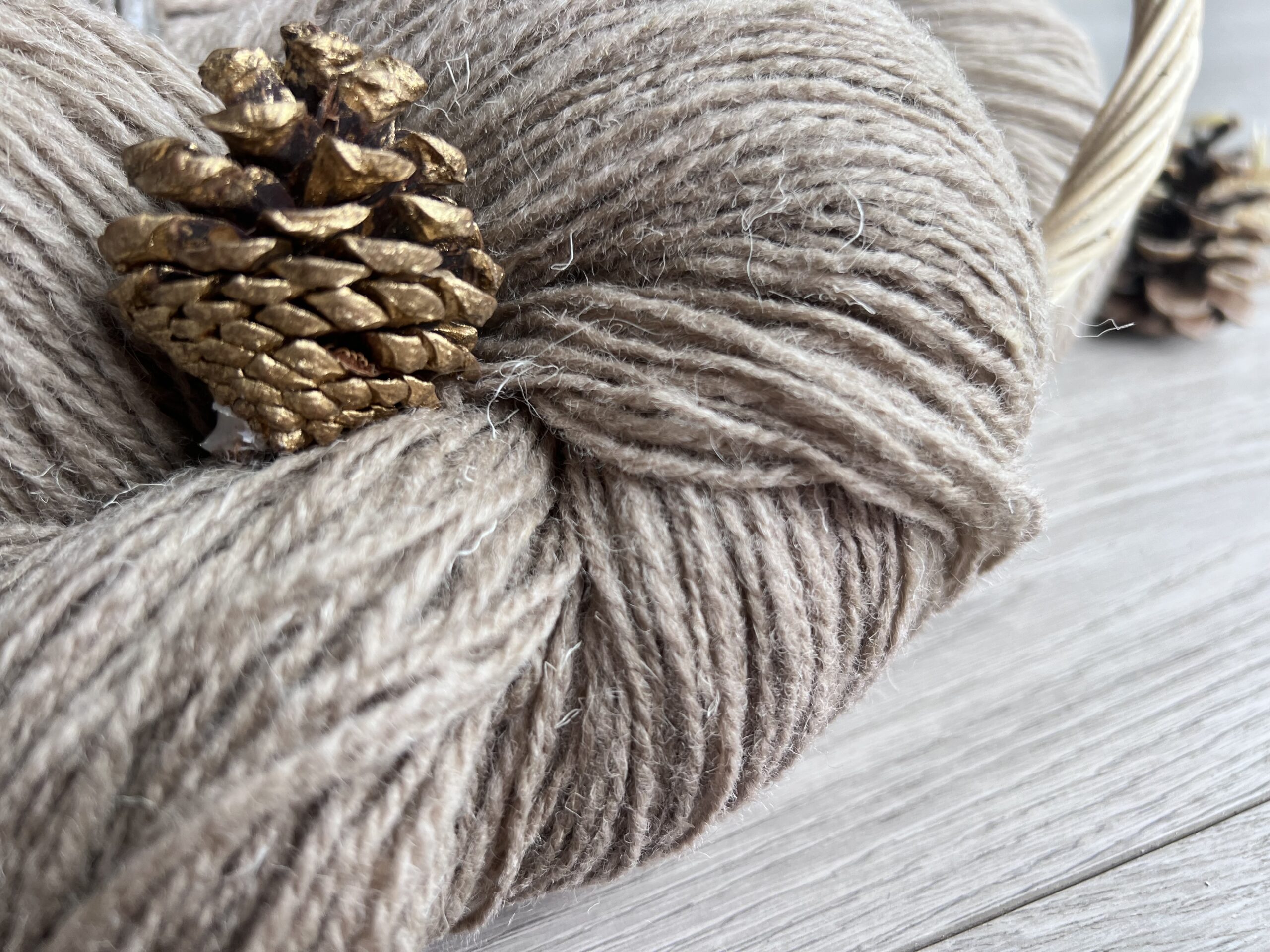 50% lambavill, 50% koervaill lõng 1 kg – PRUUN, WoolLando