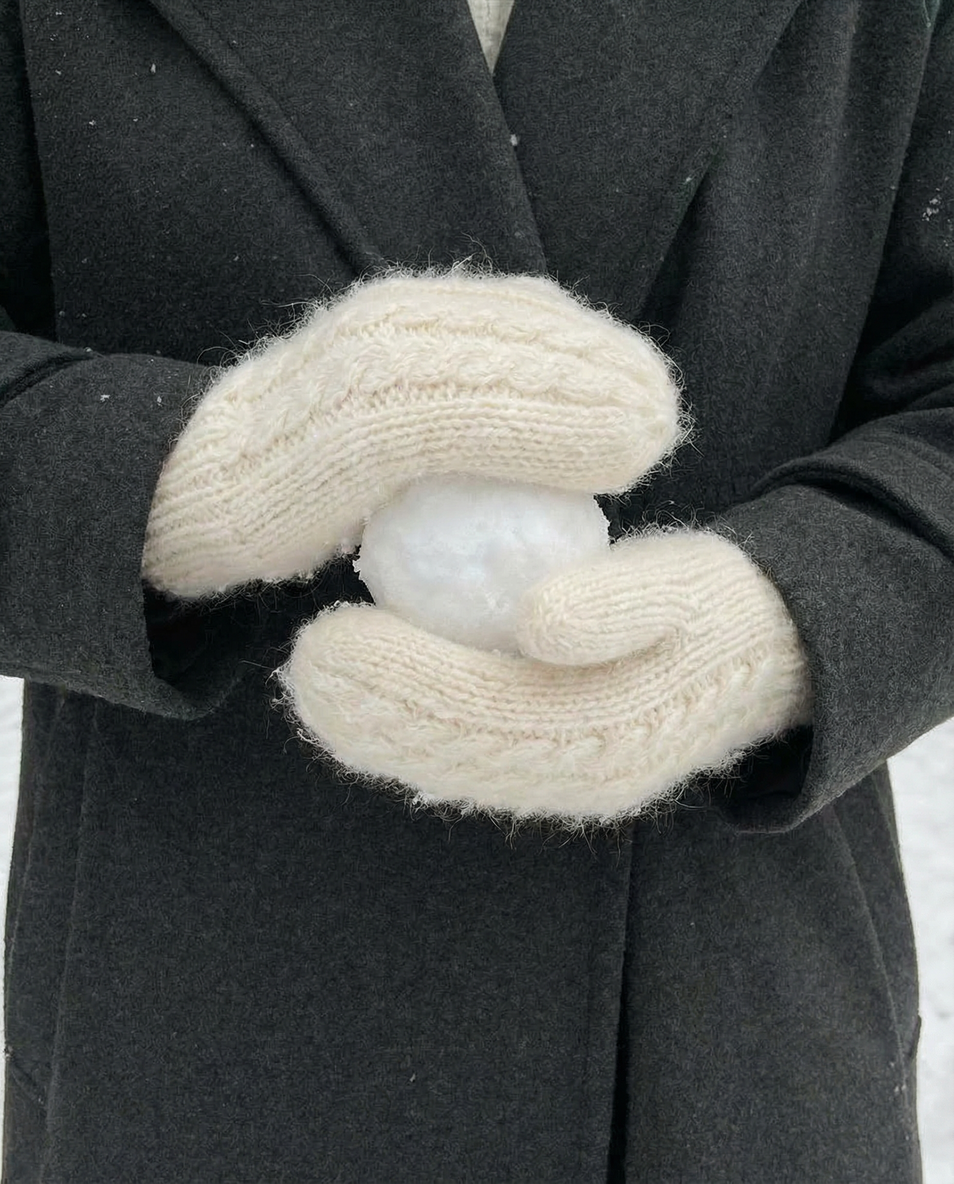 Naiste valged angoravillased labakäpikud PŪKĖ, WoolLando