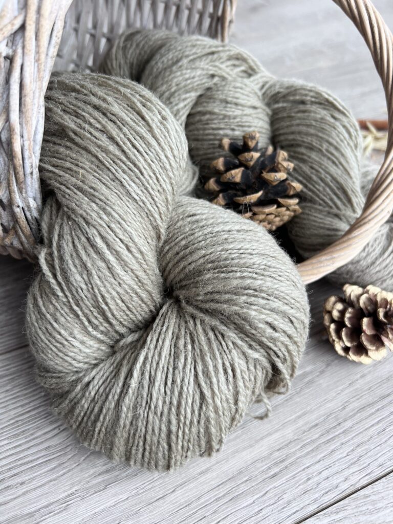 Lambavilla lõng 1 kg – KHAKI, WoolLando