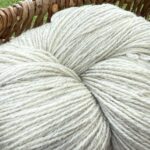 50% koera villa / 50% lambavilla lõng 1 kg – WHITE MELANGE, WoolLando