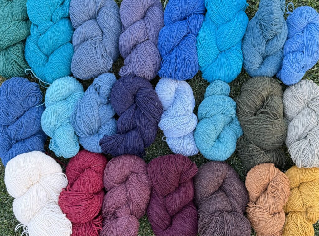 Värviliste lambavilla lõngade komplekt 10 kg, WoolLando
