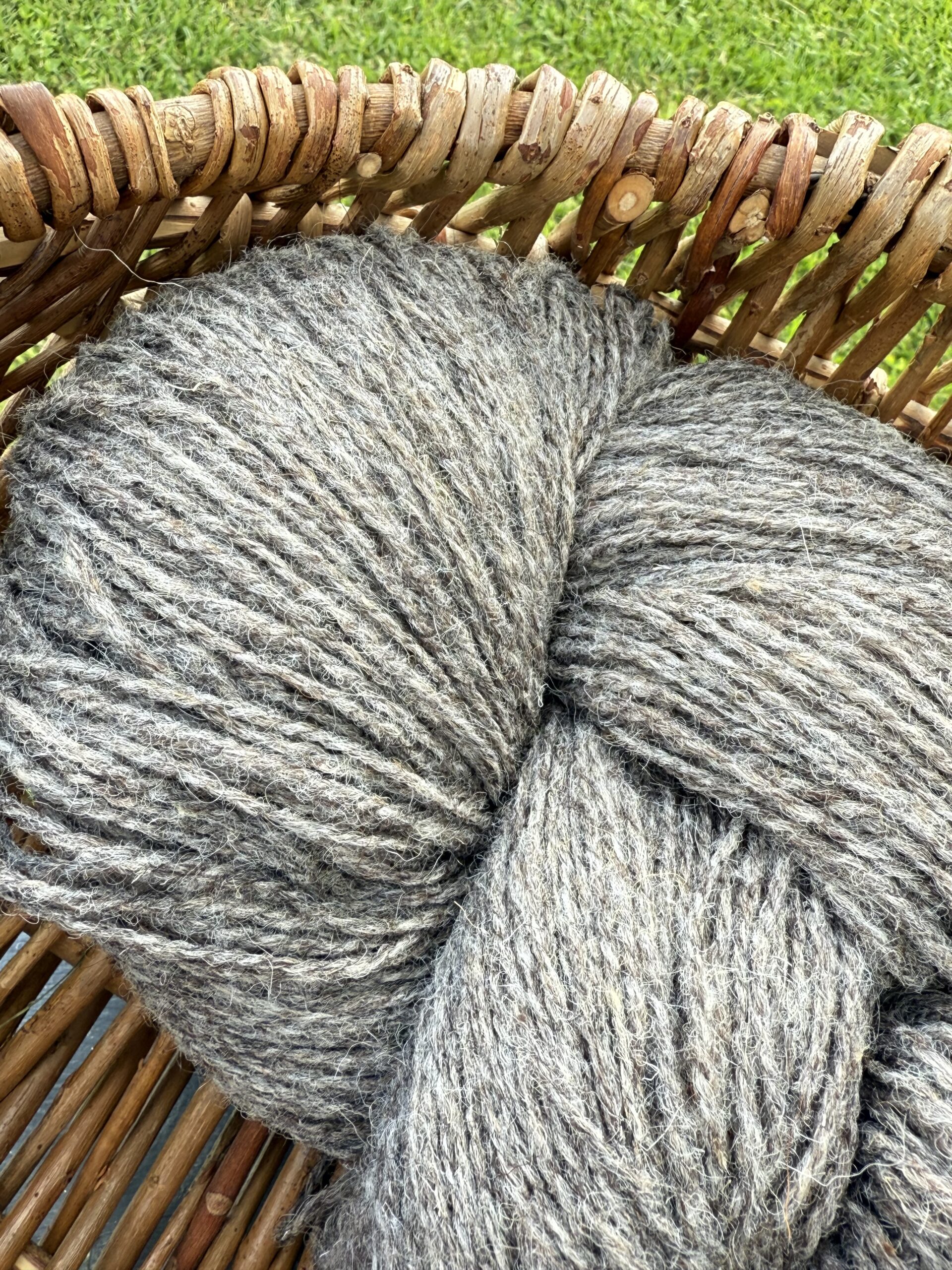 50% koera villa / 50% lambavilla lõng 1 kg – DARK GREY, WoolLando
