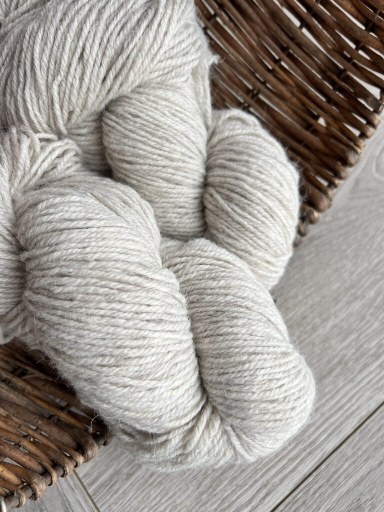 Alpakavilla lõng 100 g – KREEM, WoolLando