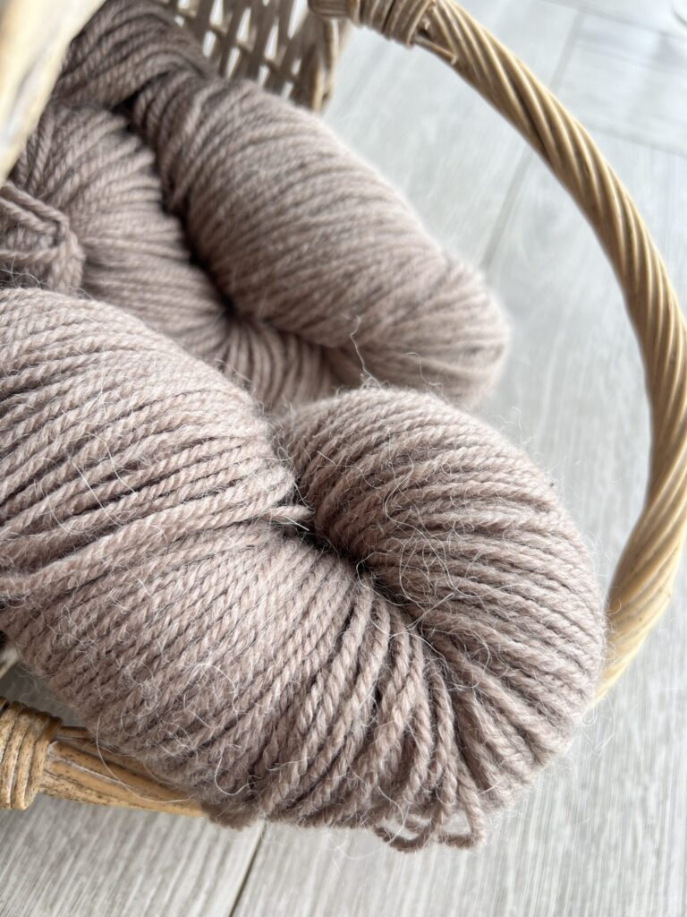 Alpakavilla lõng 100 g – PRUUN, WoolLando