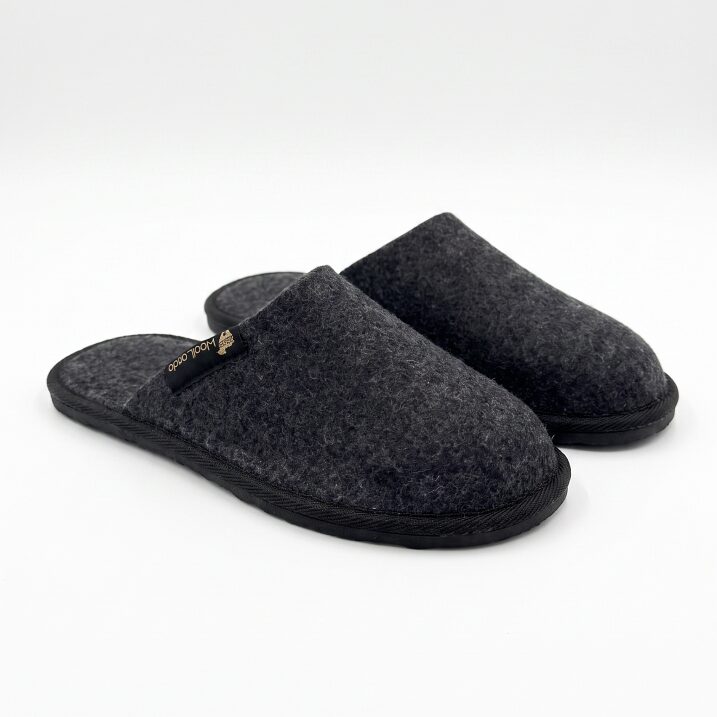 Mustad vilditud sussid ANGLIS, WoolLando