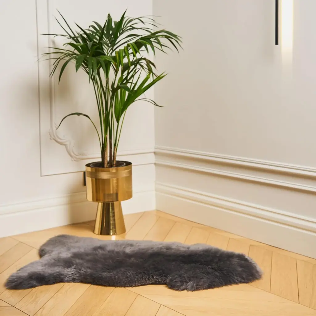 Paks tumehall meriino lambanahannas 80 × 120 cm, WoolLando